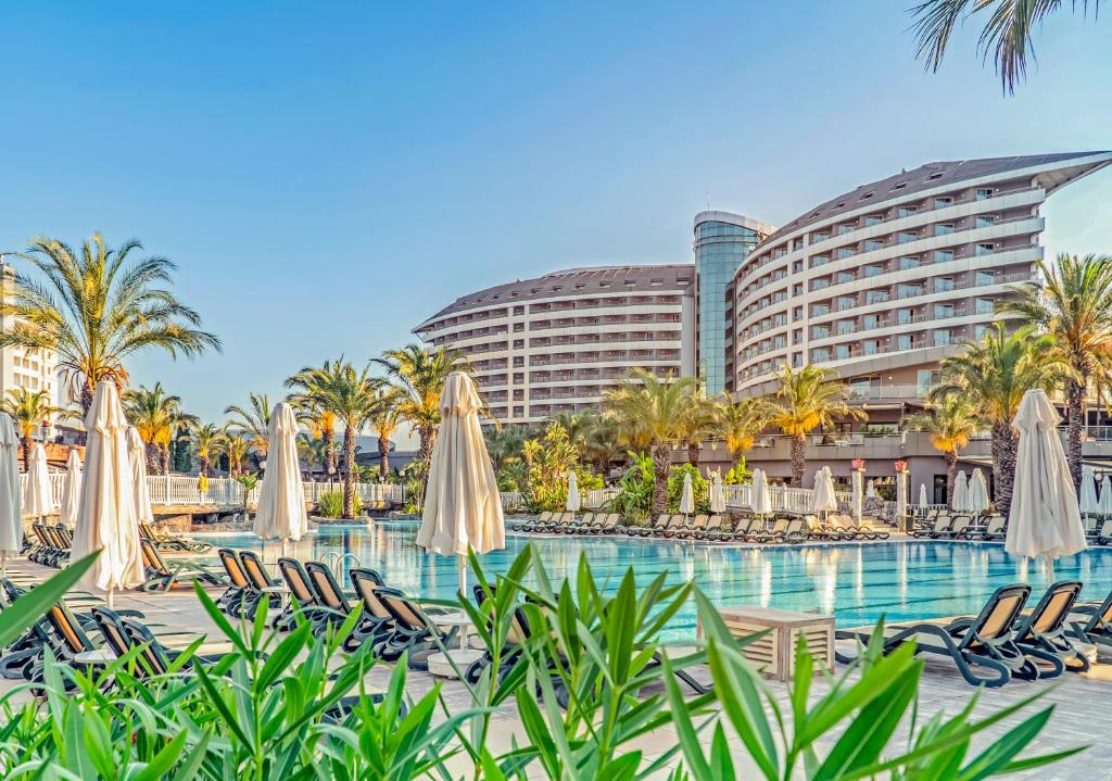 هنل رویال وینگز آنتالیا